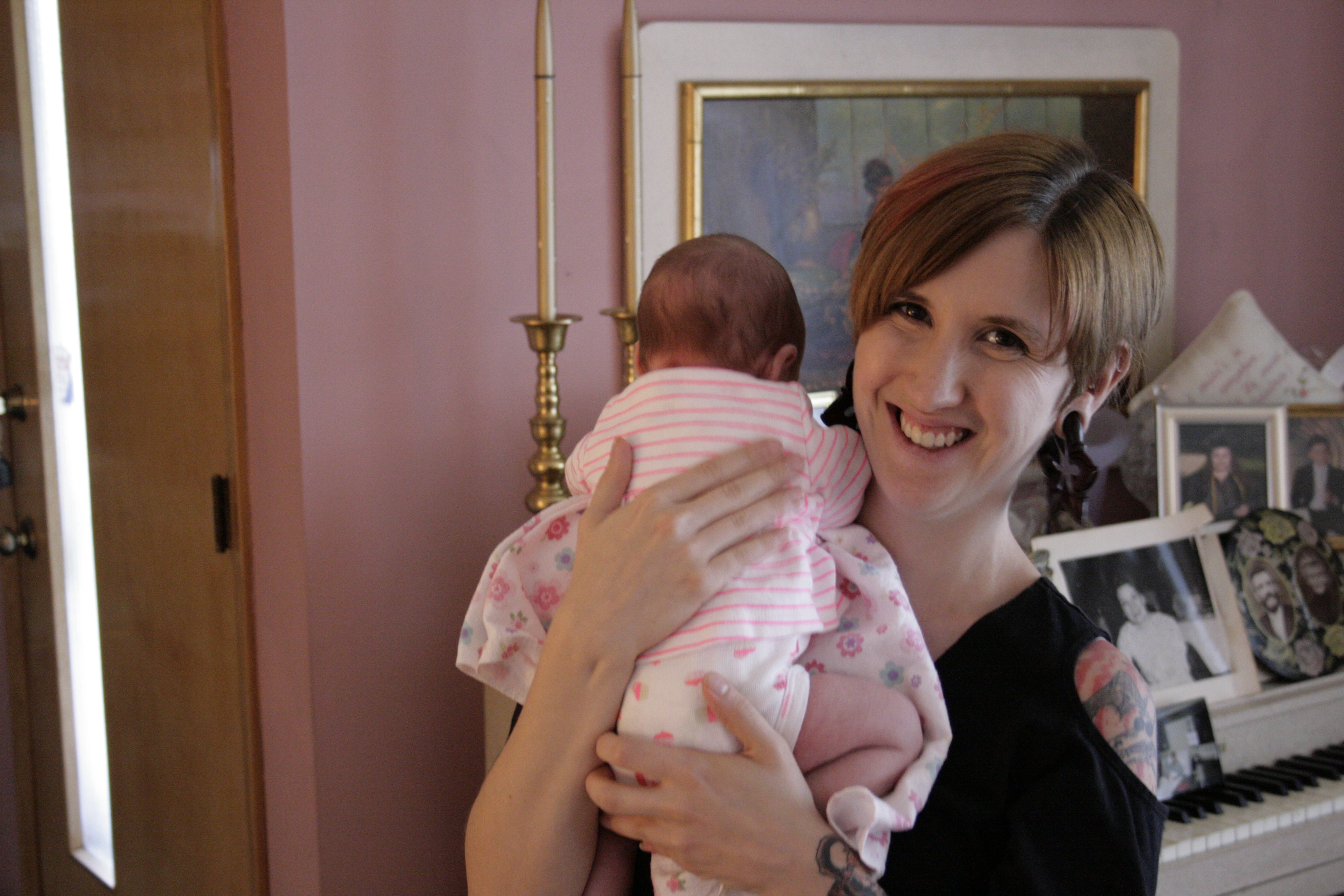 Kimberly and her four-week old daughter, Amelia.